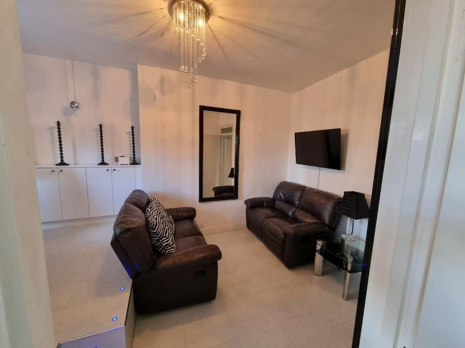 Beautiful Apartment In The Heart Of Rochester Rochester  Zewnętrze zdjęcie