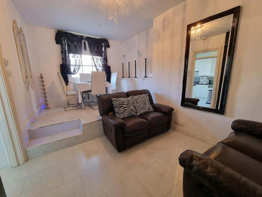 Beautiful Apartment In The Heart Of Rochester Rochester  Zewnętrze zdjęcie