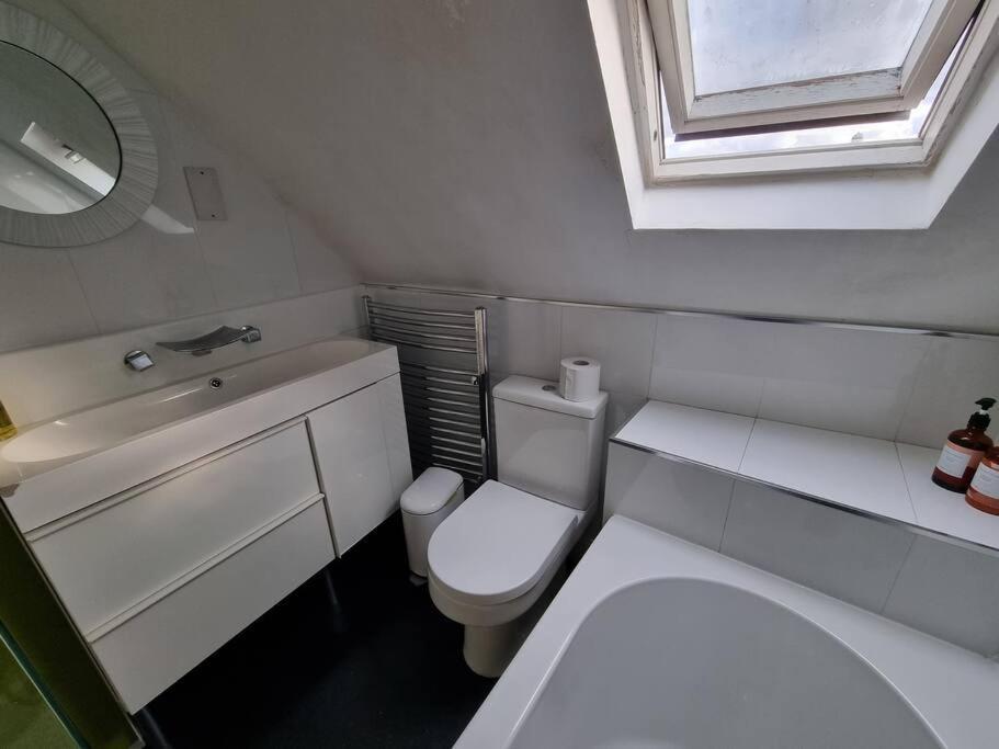 Beautiful Apartment In The Heart Of Rochester Rochester  Zewnętrze zdjęcie