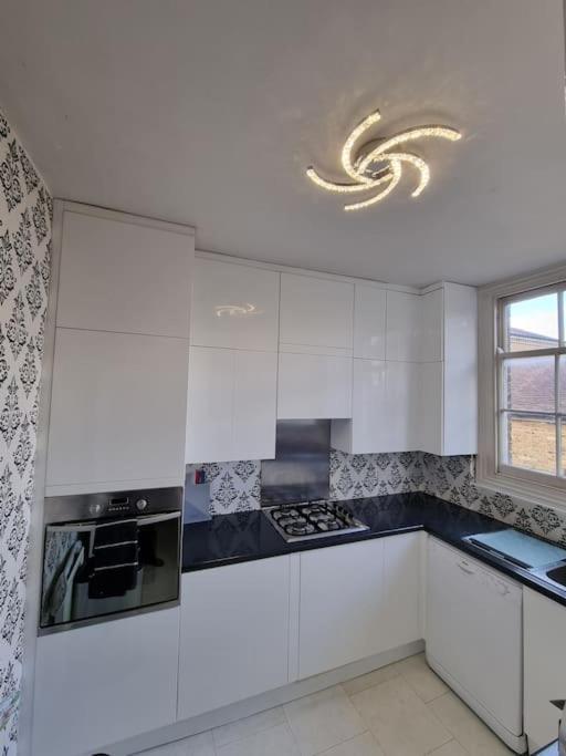 Beautiful Apartment In The Heart Of Rochester Rochester  Zewnętrze zdjęcie